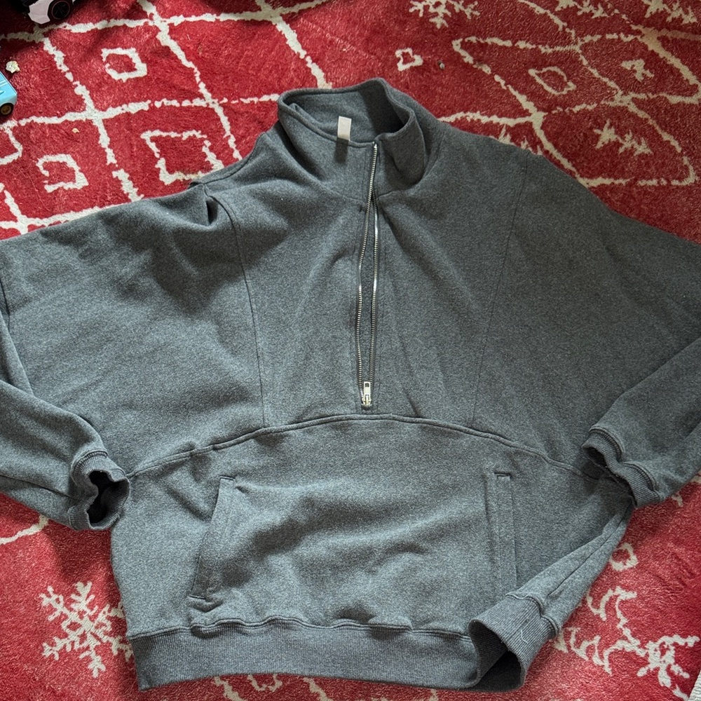 P'tula Gray Zip-Up Half Sweatshirt size LARGE